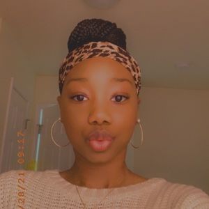 Meet your Posher, Kendra